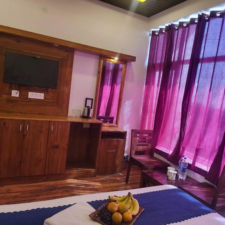 Hotel Kasauli View Cafe Restaurant Open Terrace Mountain View エクステリア 写真