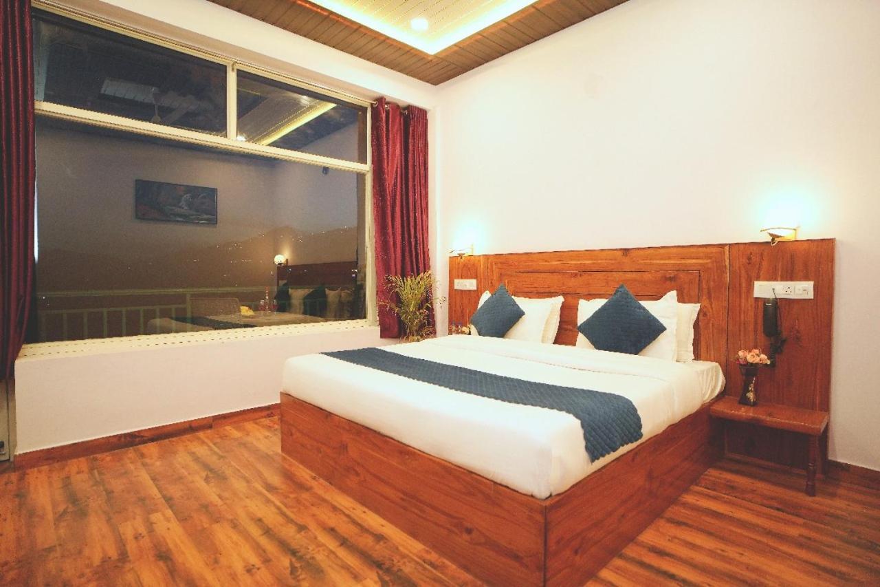Hotel Kasauli View Cafe Restaurant Open Terrace Mountain View エクステリア 写真