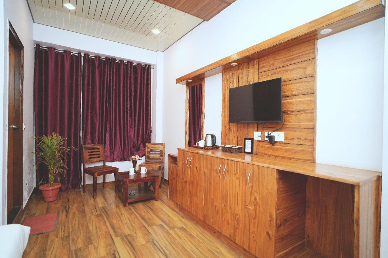 Hotel Kasauli View Cafe Restaurant Open Terrace Mountain View エクステリア 写真